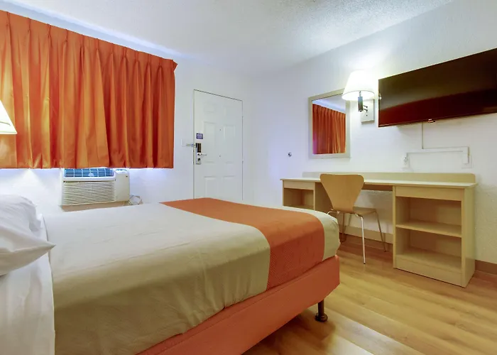 Hotel 6-tempe, Az - Scottsdale South